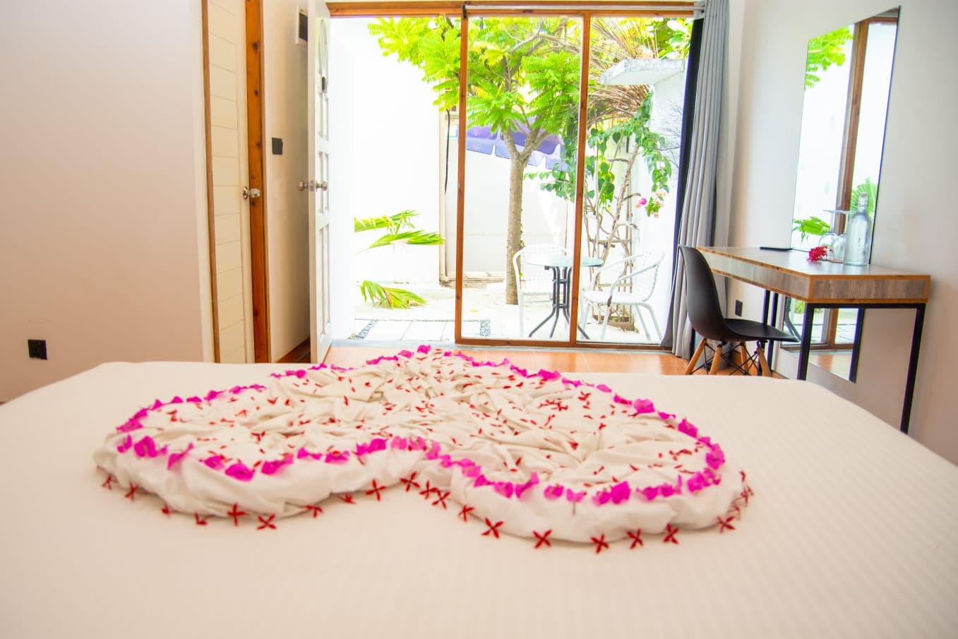 Honeymoon Bliss — photo 2